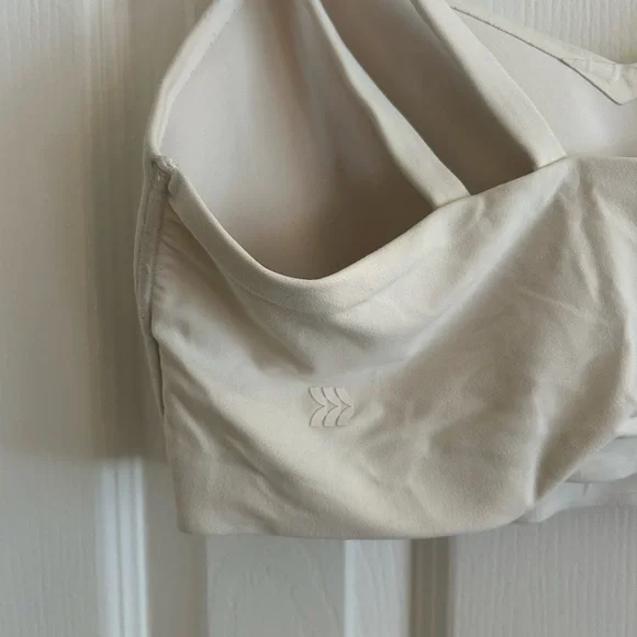 All in Motion Black and Cream Bra Set - Picture 4 of 11